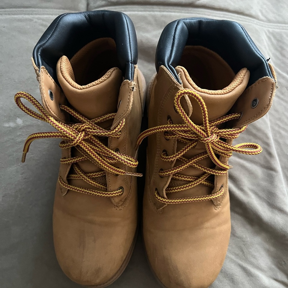 Wonder Nation Tan Boots with Black Accents